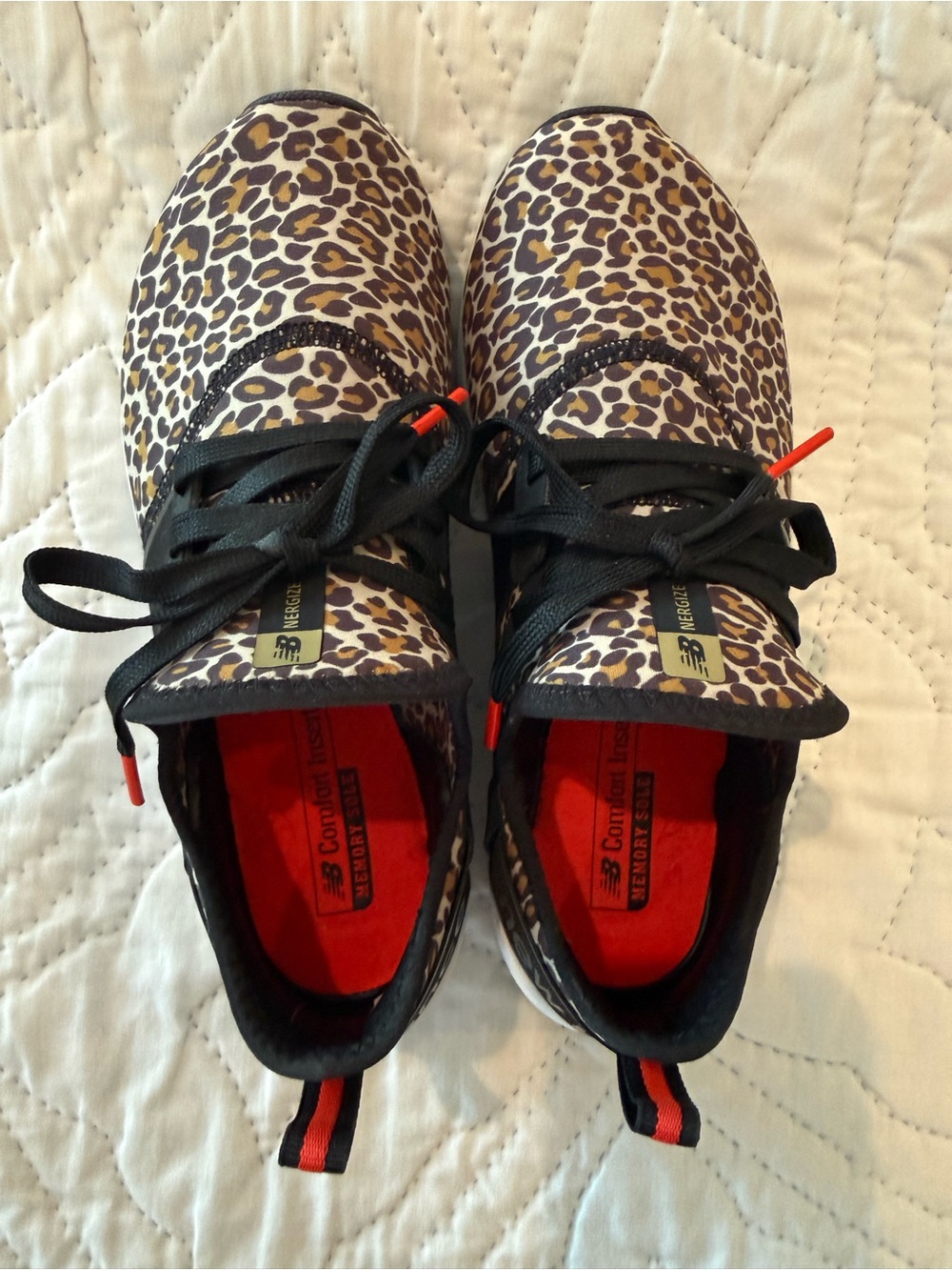 New Balance Women’s size 7 Leopard Print Sneakers with Black and Red Accents - Picture 3 of 8